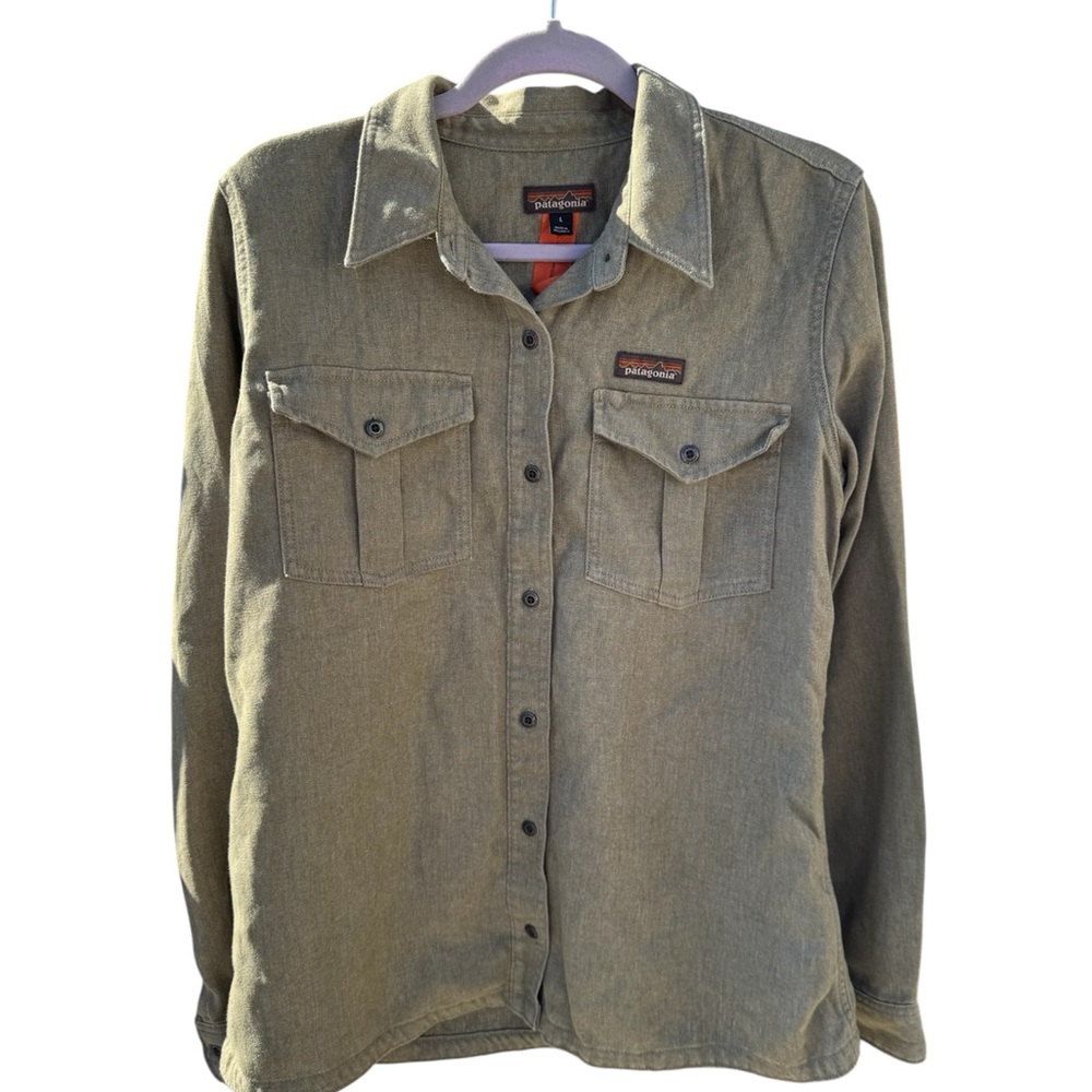Patagonia Earth-Tone Button Up Women’s Shirt
